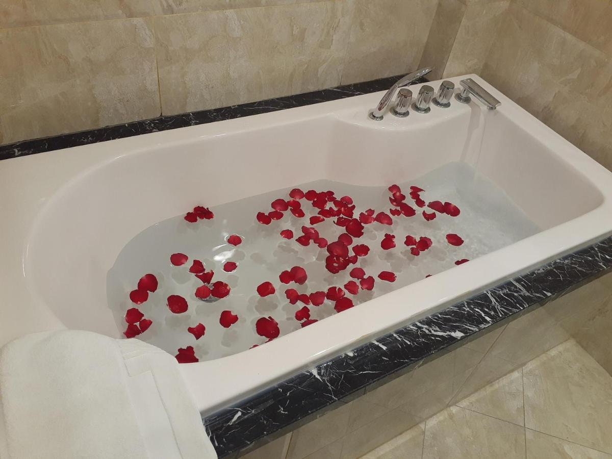 T&M Luxury Hotel Hanoi Esterno foto