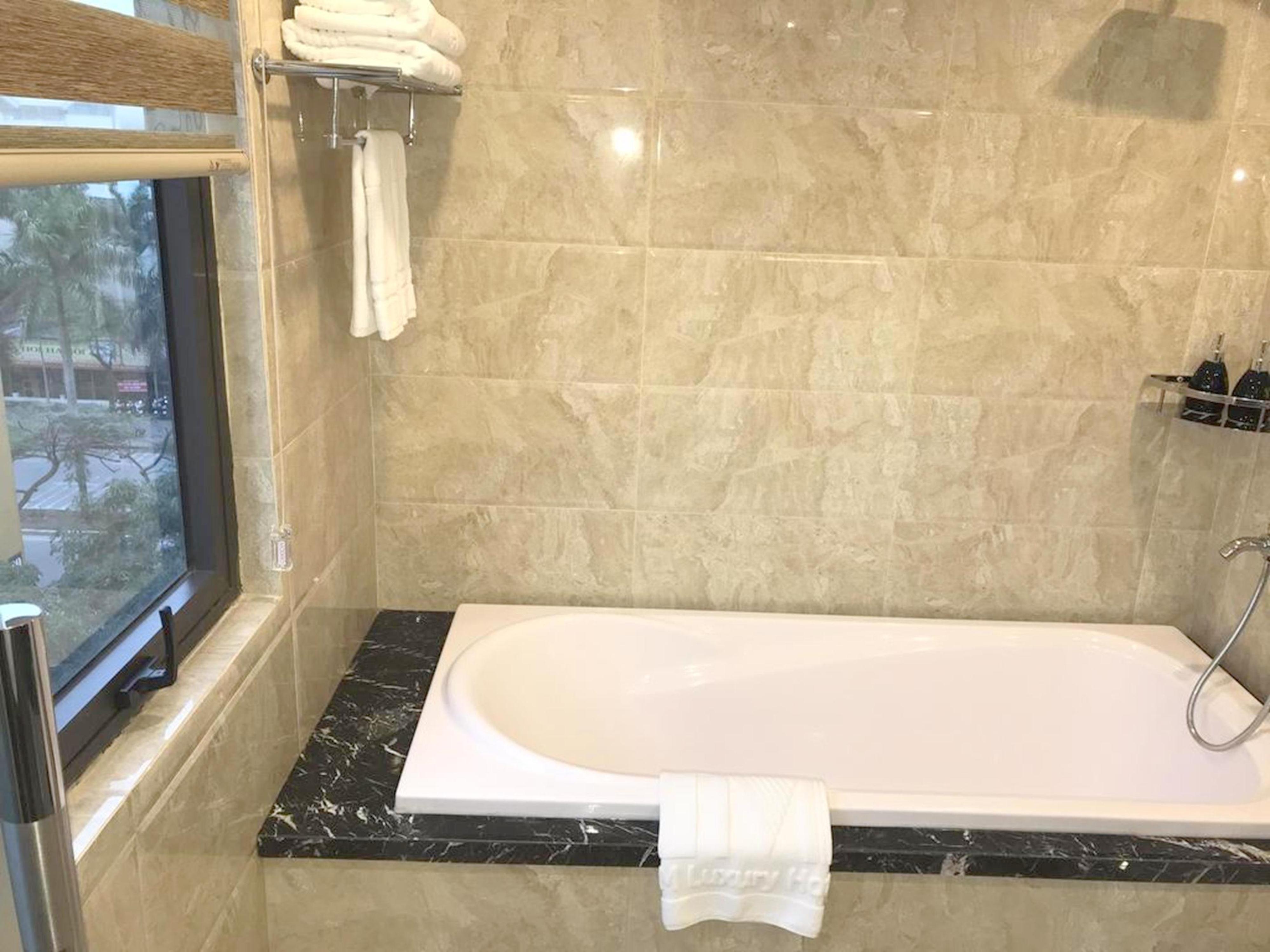 T&M Luxury Hotel Hanoi Esterno foto